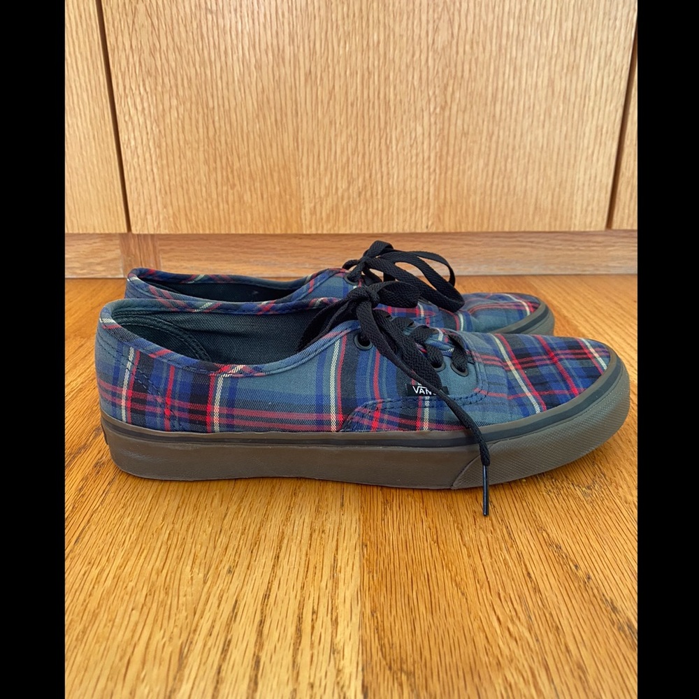 VANS, plaid shoe, Size 9.5